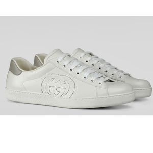 Gucci Men's Ace sneaker w/ Interlocking G. Size Printed are 9 but The fit is 10